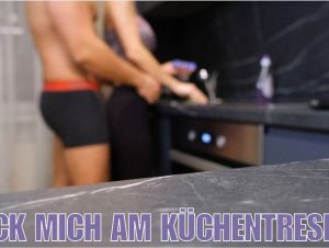 MaryWet Porno Video: Homestory – lec* mich am Küchentresen!